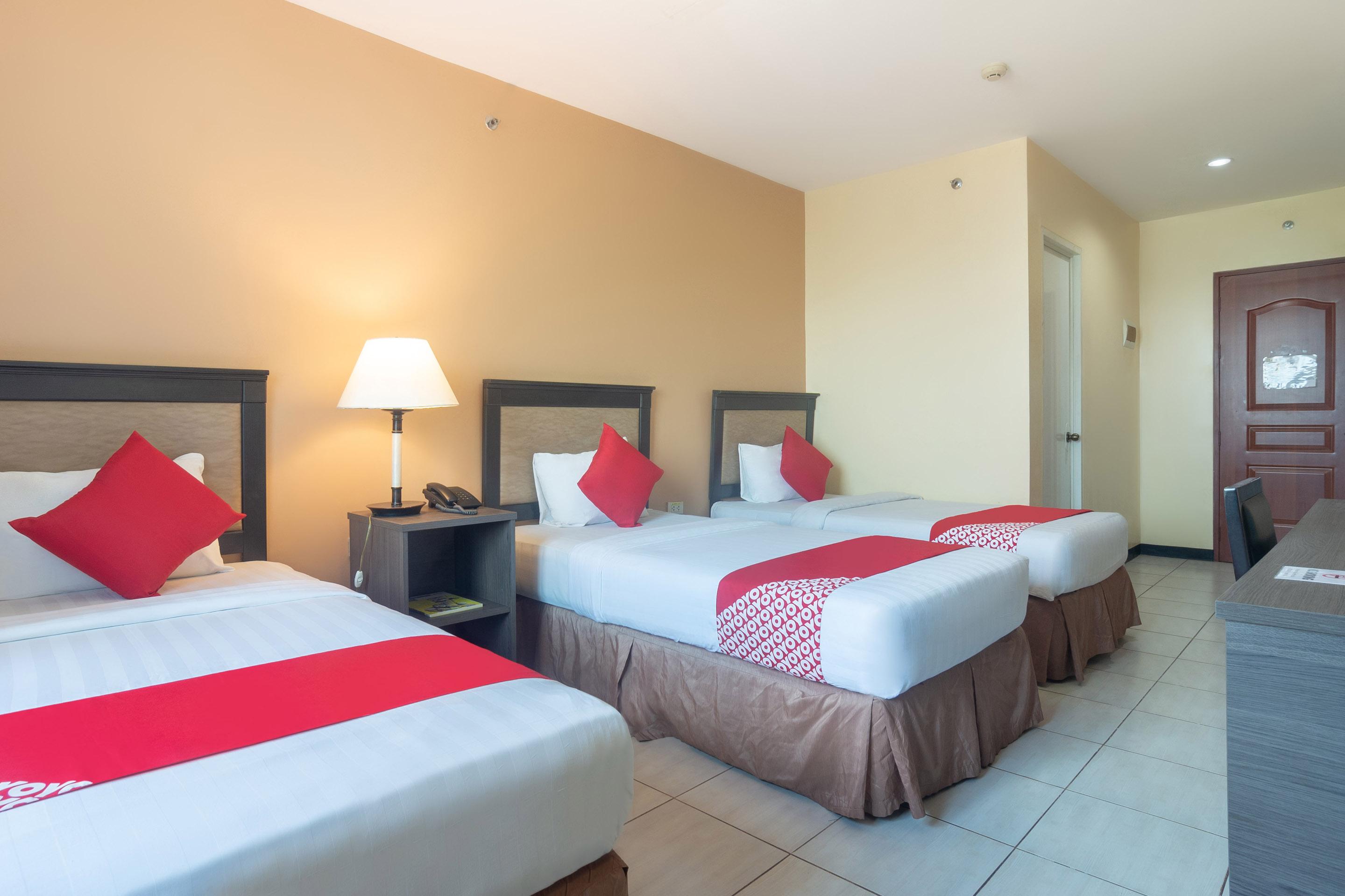 Oyo 187 The Maxwell Hotel Cebu Stadt Exterior foto