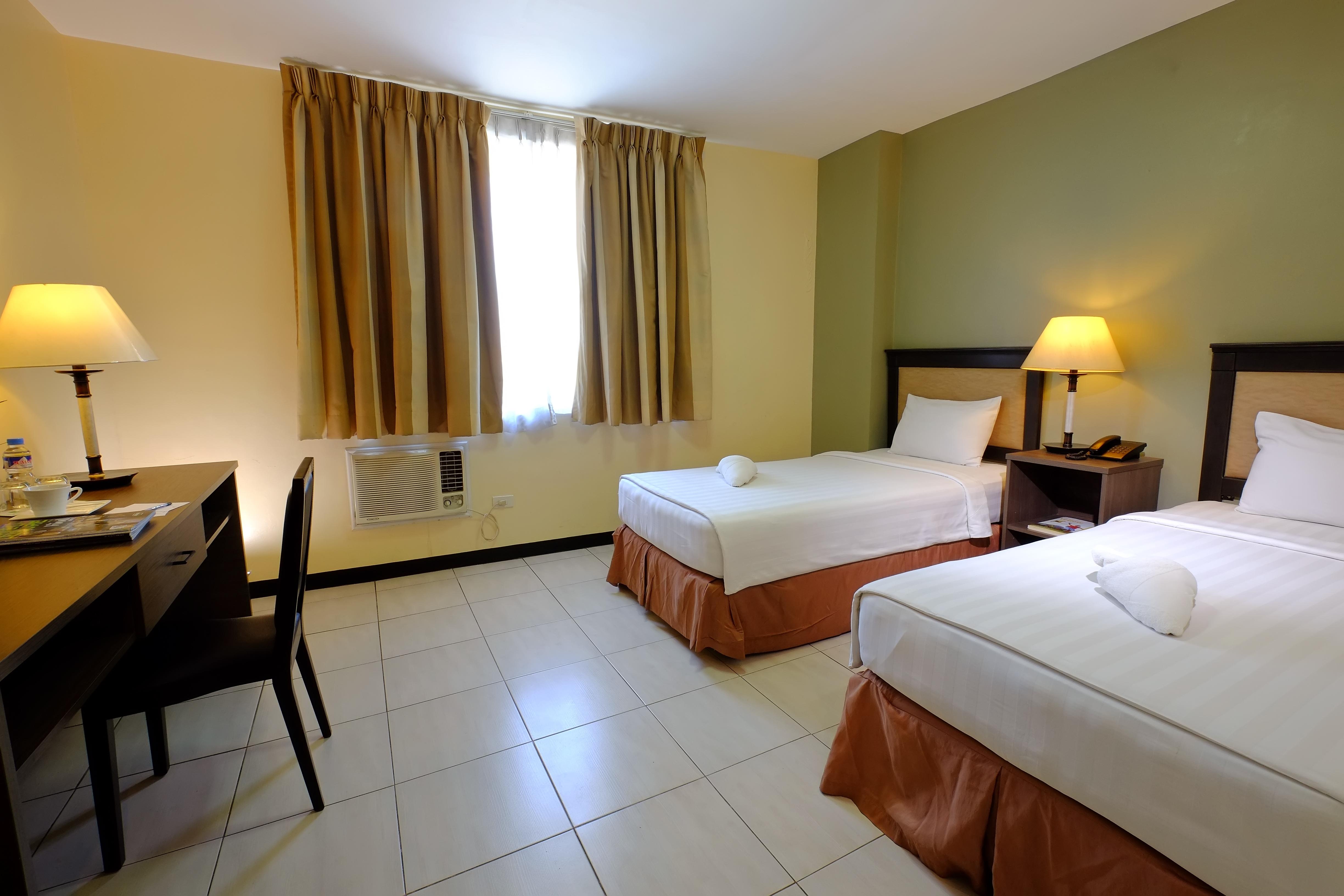 Oyo 187 The Maxwell Hotel Cebu Stadt Exterior foto