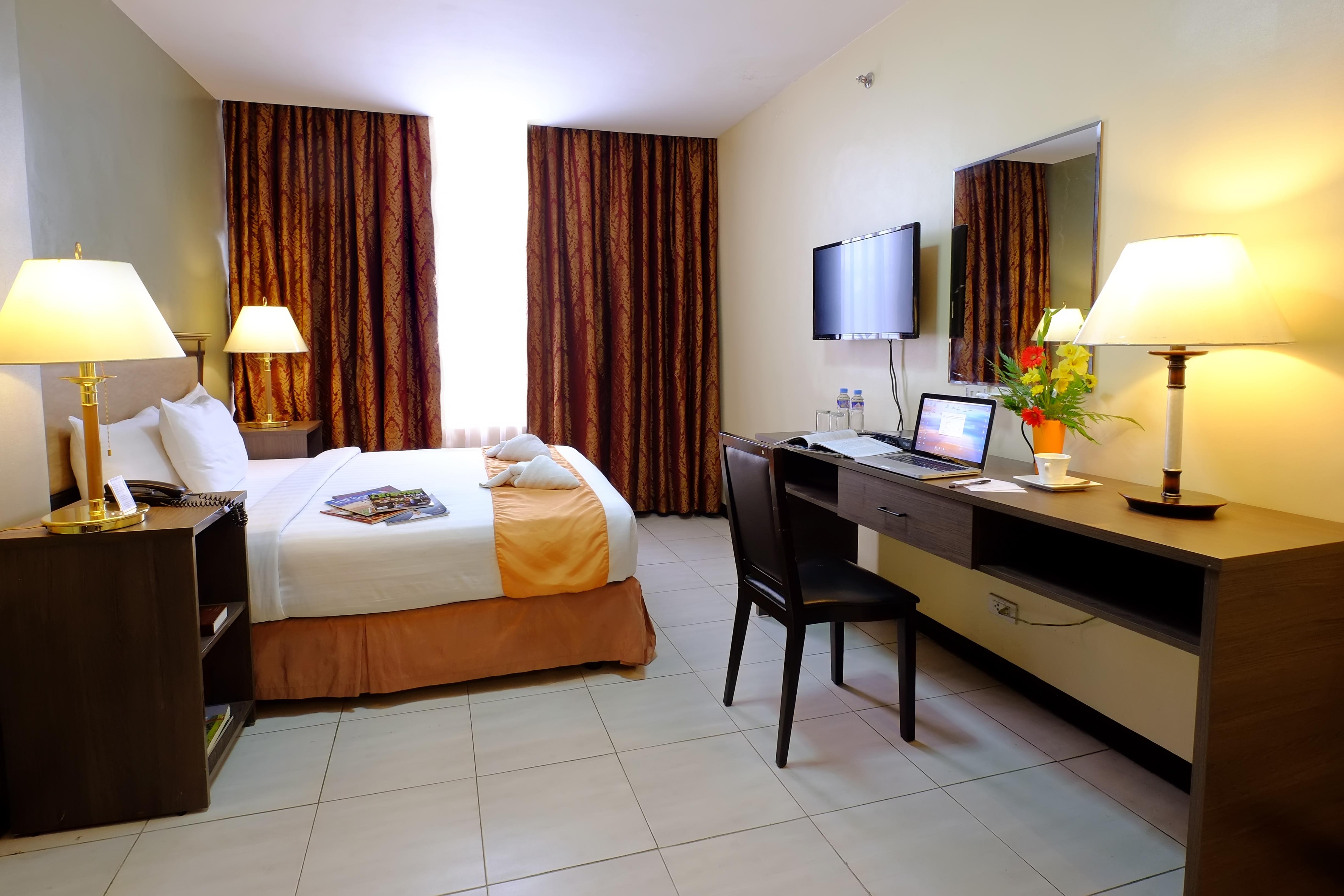 Oyo 187 The Maxwell Hotel Cebu Stadt Exterior foto