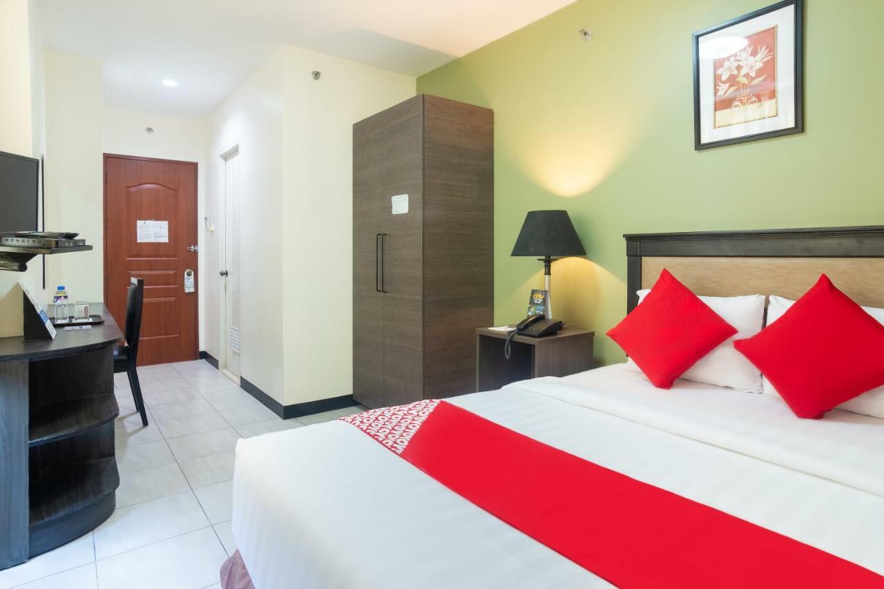 Oyo 187 The Maxwell Hotel Cebu Stadt Exterior foto