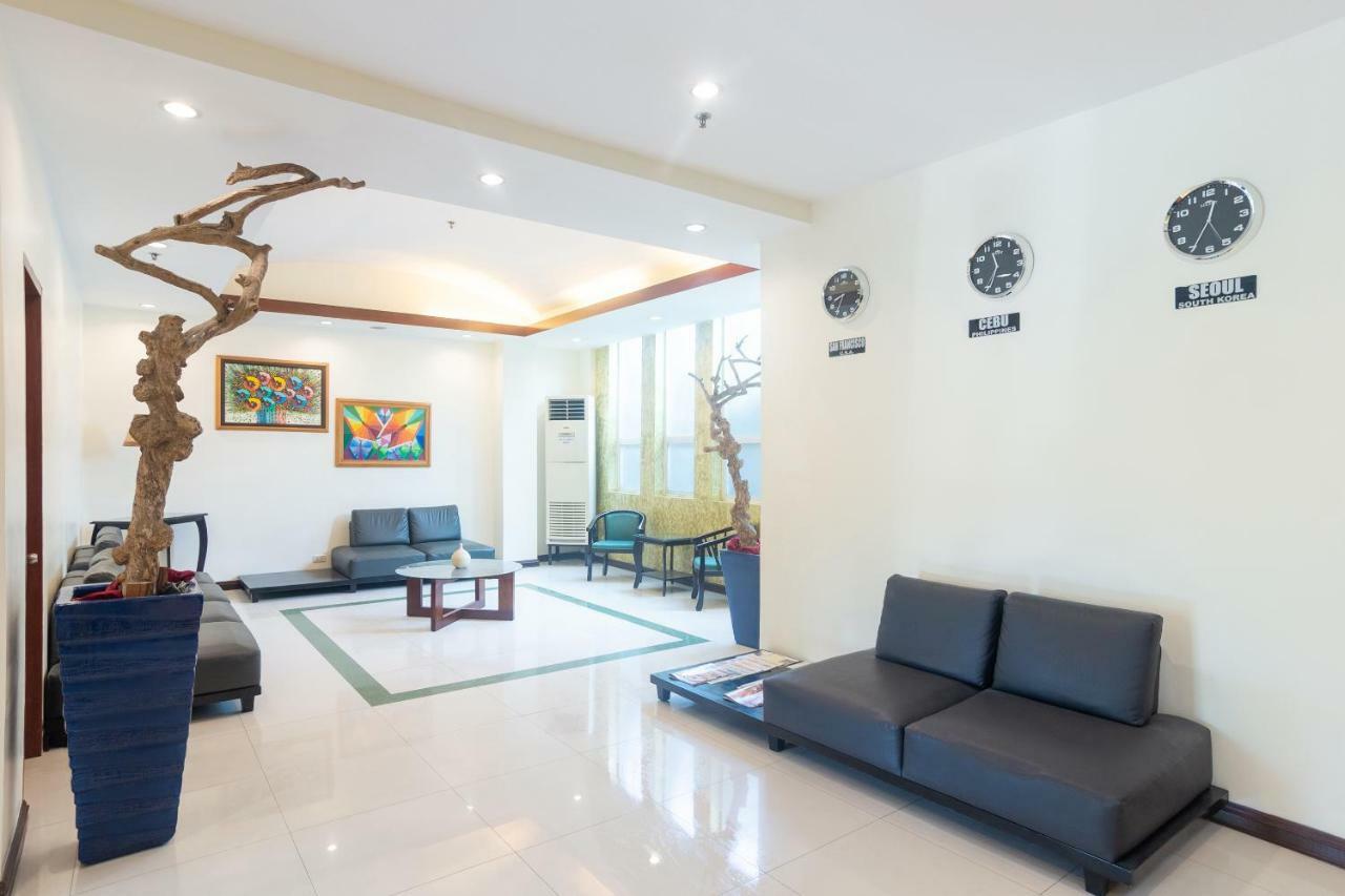 Oyo 187 The Maxwell Hotel Cebu Stadt Exterior foto