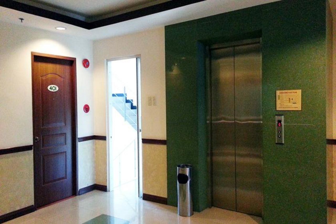 Oyo 187 The Maxwell Hotel Cebu Stadt Exterior foto