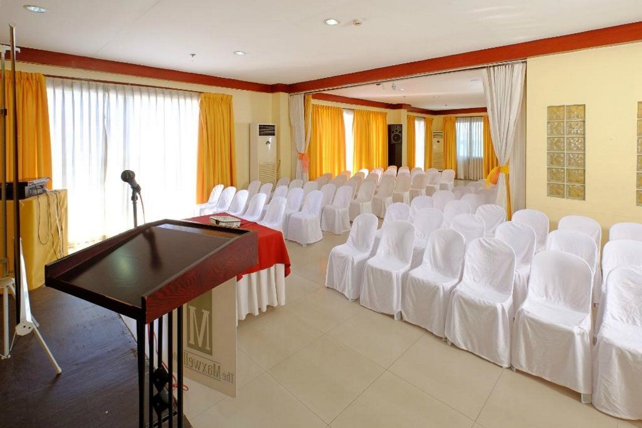 Oyo 187 The Maxwell Hotel Cebu Stadt Exterior foto